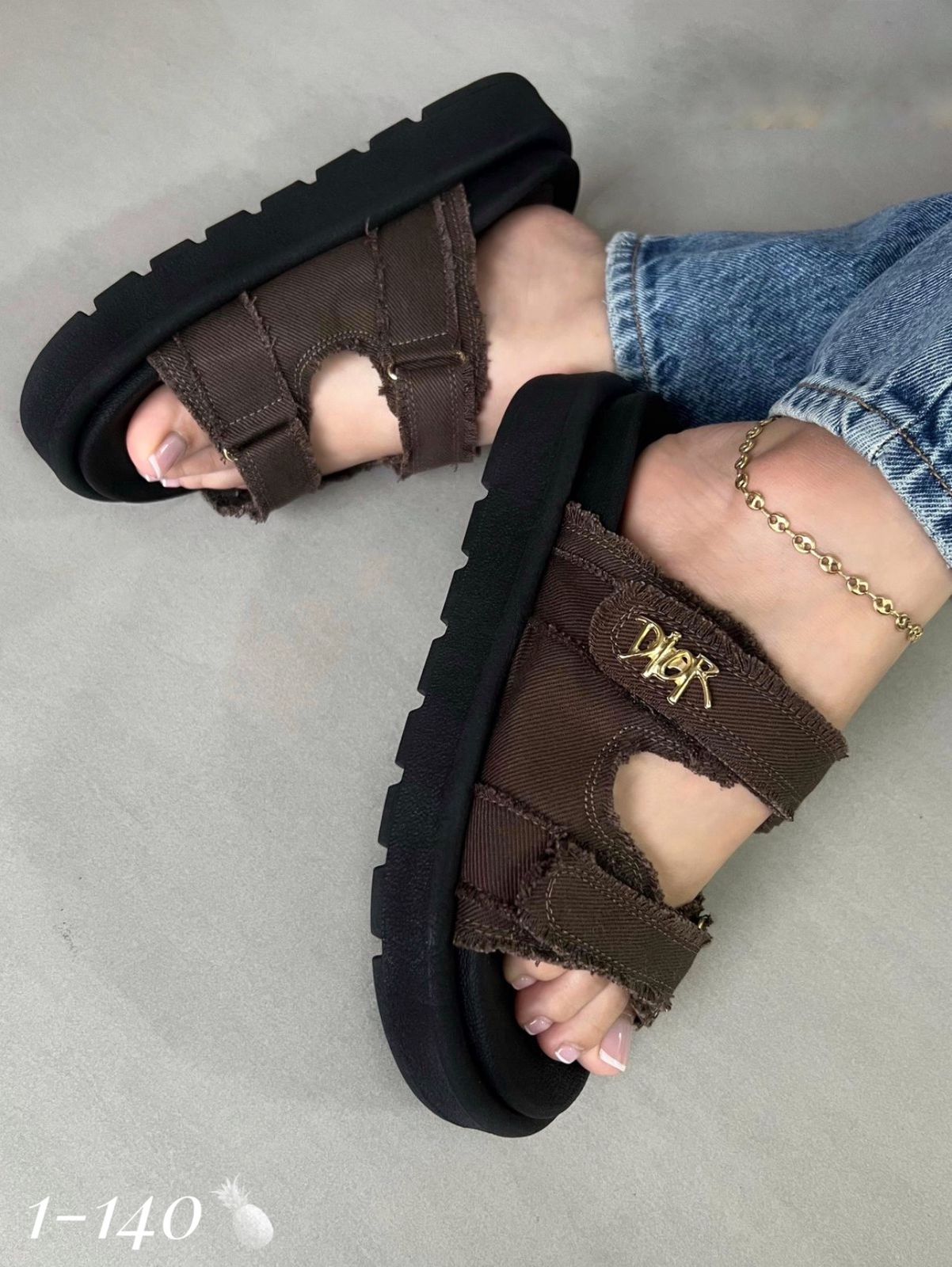 DIOR