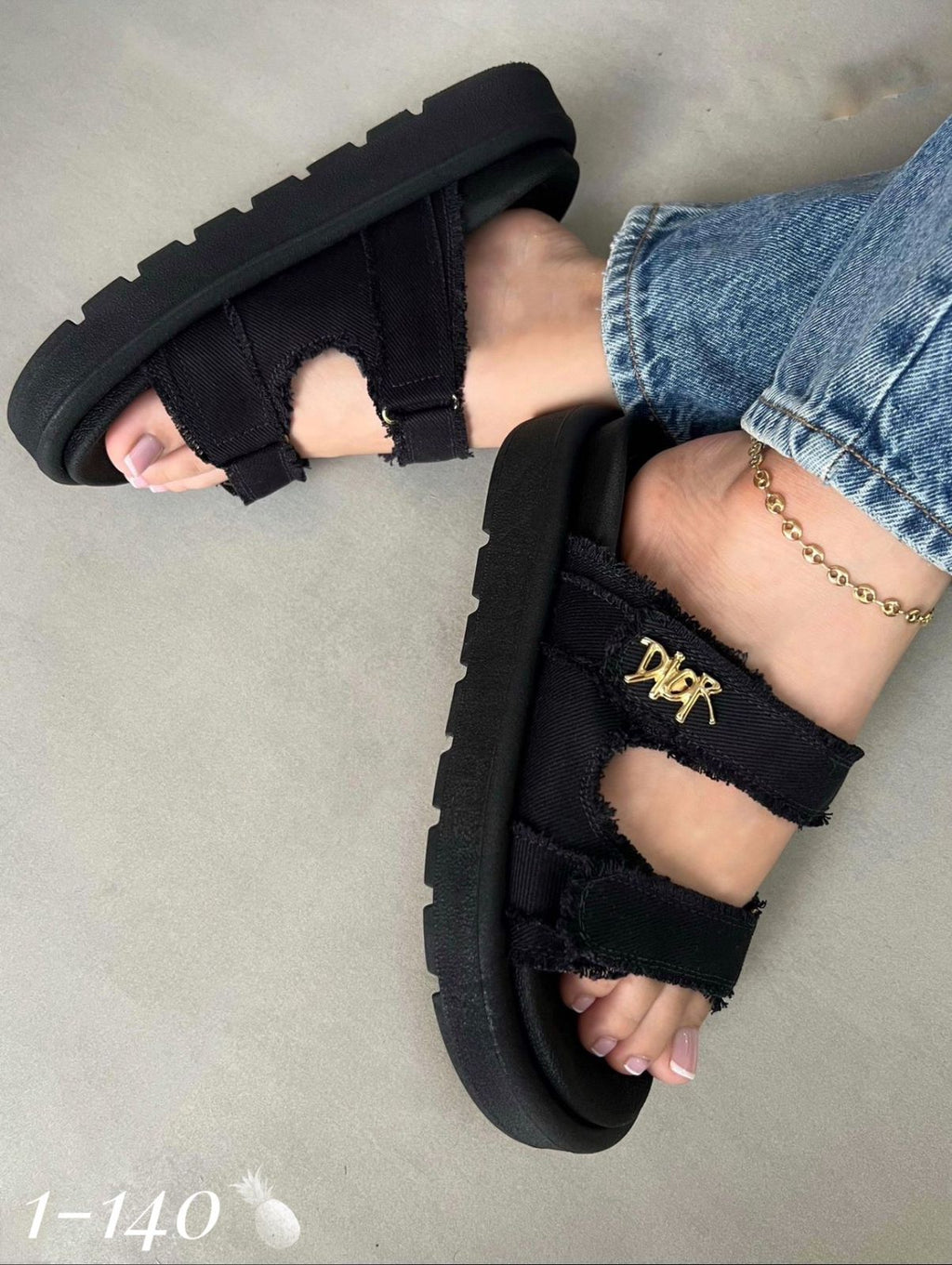 DIOR